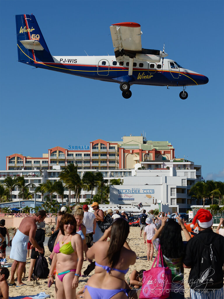 De Havilland Canada DHC-6-300 Twin Otter PJ-WIS (cn 447)