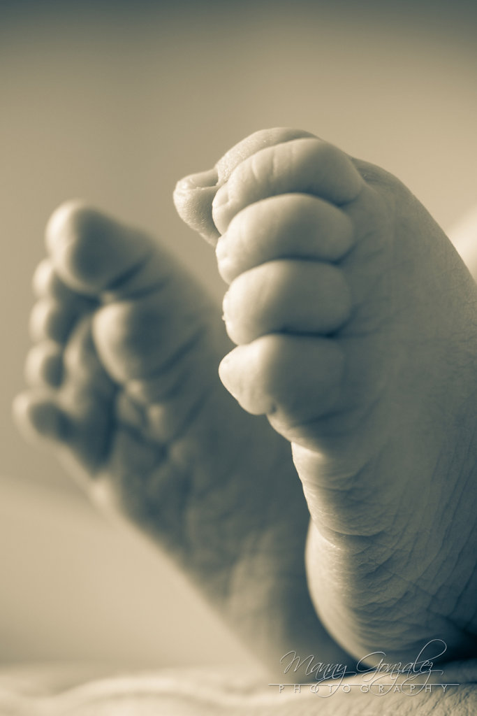 pexels-photo-feet-2048.jpg